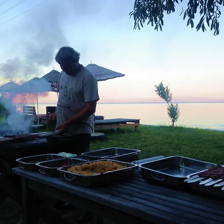 Hotel Oiki Beachcamp *
